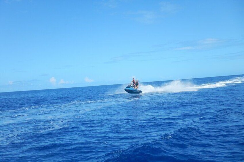 2 hours discovery tour of Moorea by Jet Ski