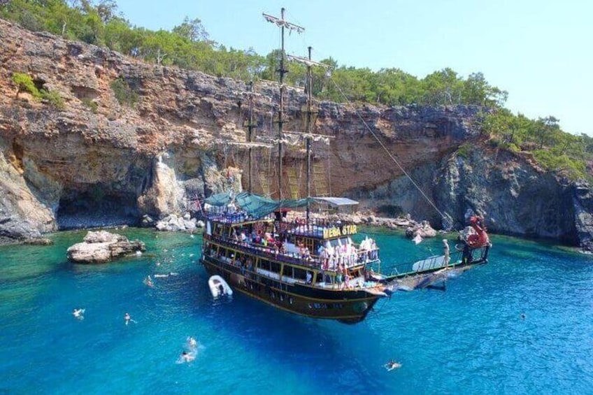 Full-day Guided Yacht Tour in Antalya Waterfalls with Pickup