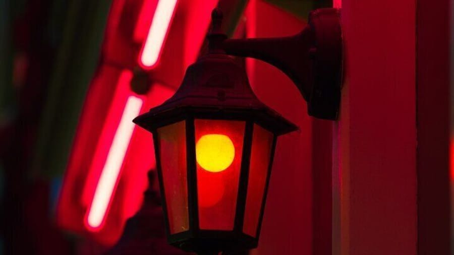 Historical red light tour - heavy boys, light girls