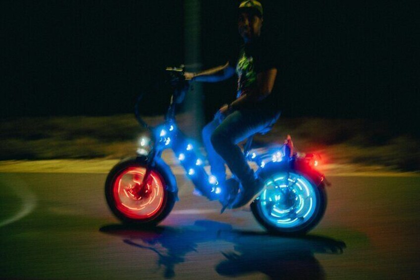 Twilight Neon Glow E-Bike Bliss Tour in Oranjestad and Coastal 