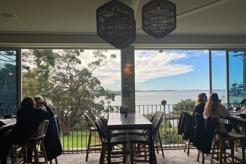 Lunch at Bundeena 
