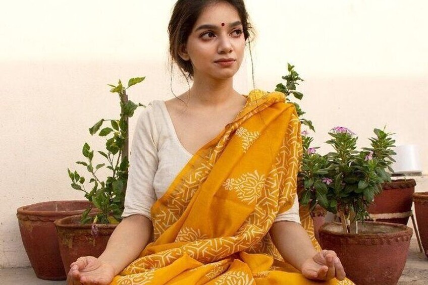 1-Hour Guided Saree and Veshti Workshop in Puducherry