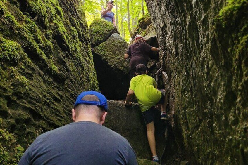 Private Singhampton Caves Hiking Tour, Collingwood/Blue Mountain