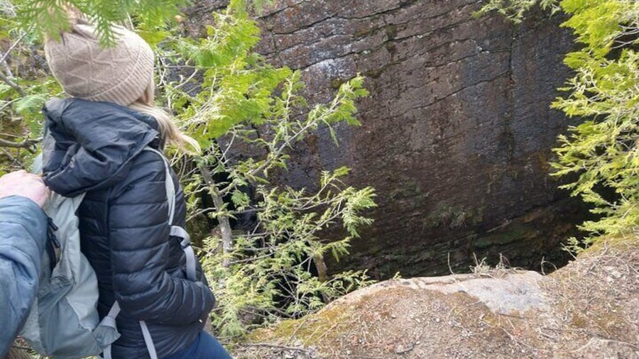 Private Singhampton Caves Hike, Collingwood/Blue Mtn/Creemore