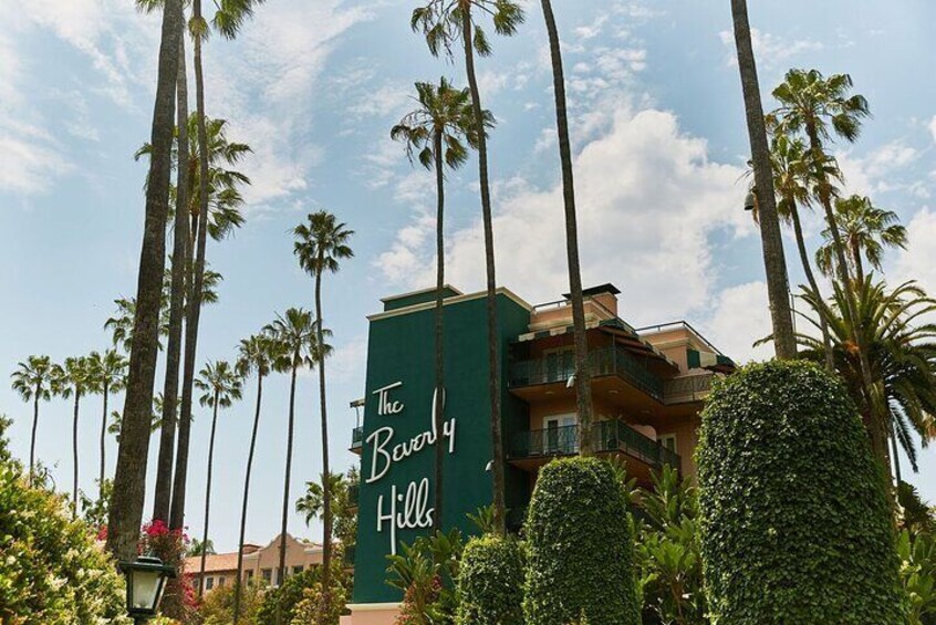 Take iconic pictures at the famous Beverly Hills hotel