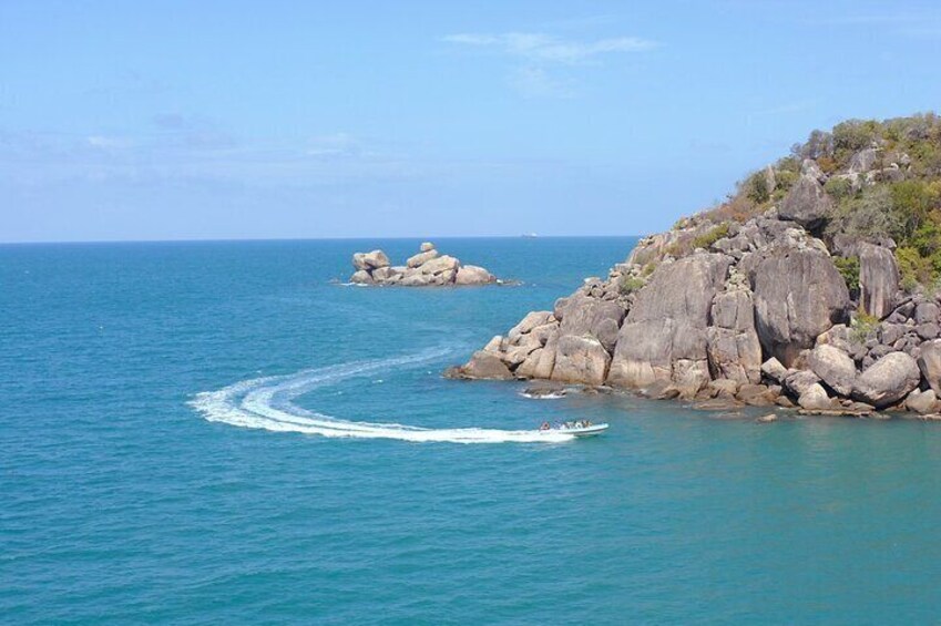 360 Boat Experience to Circumnavigate Magnetic Island