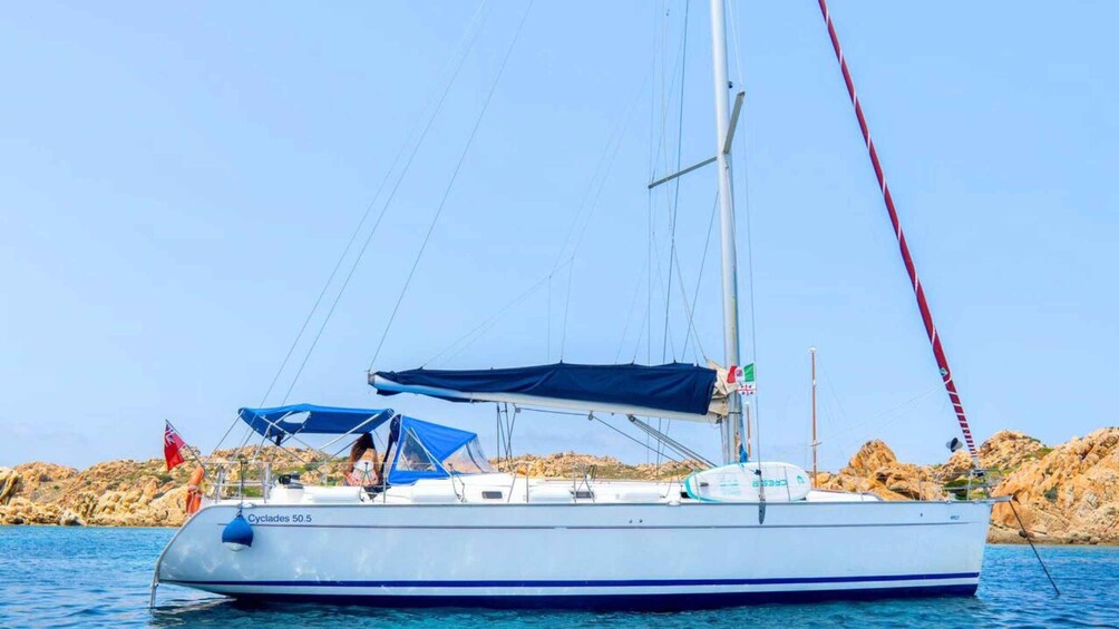 From Santa Teresa: Sailboat Tour to Corsica with Lunch