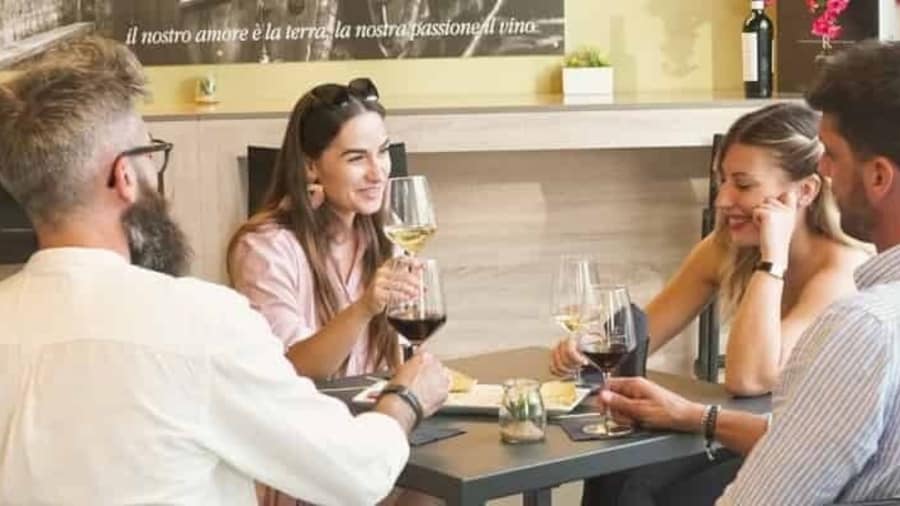 Alghero: City Center Tour with Wine Tasting
