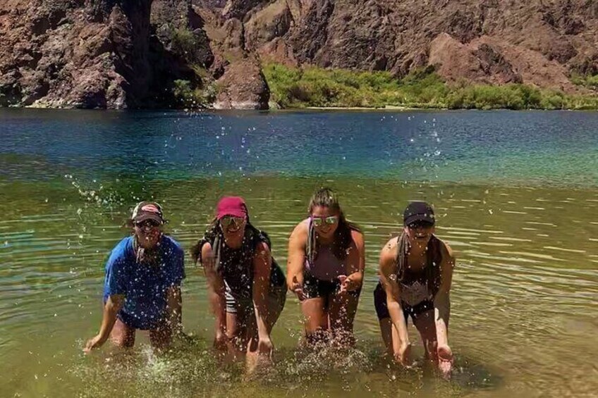 1.5 Hour Guided Raft Tour at Base of Hoover Dam With Transport