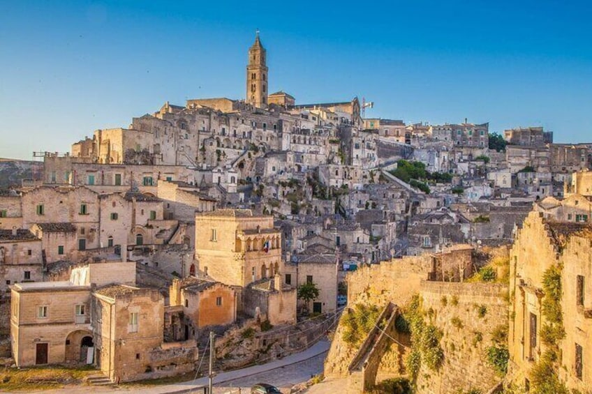 Day tour by car and on foot among the Apulian beauties of Matera