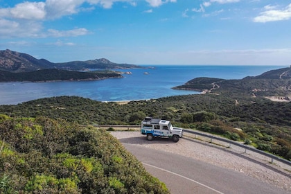 Vanuit Cagliari: 4x4 Stranden & Bergen Tour van Chia