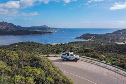 Au départ de Cagliari : Circuit 4x4 plages et montagnes de Chia