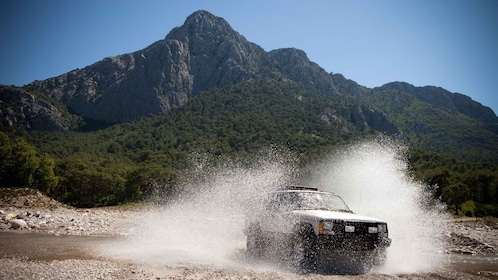 Dorgali: Supramonte Full-day Jeep Off-Roading & Hiking Tour