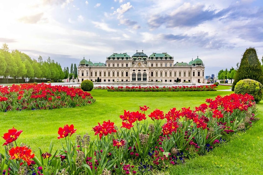 Picture 7 for Activity Vienna: Skip-the-line Upper Belvedere Tickets & Guided Tour