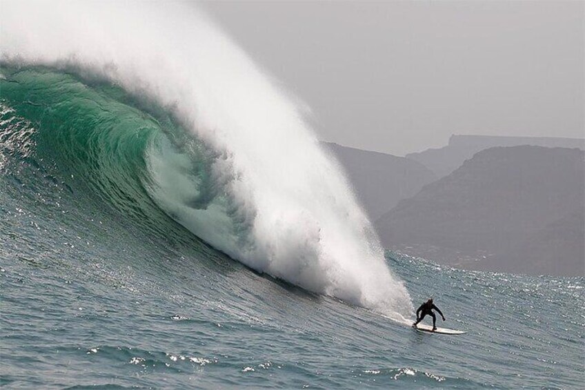 6 Hours Big Wave Surfing Experience in Hout Bay Harbour