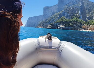 Depuis Cala Gonone : Excursion en dériveur dans le golfe d'Orosei