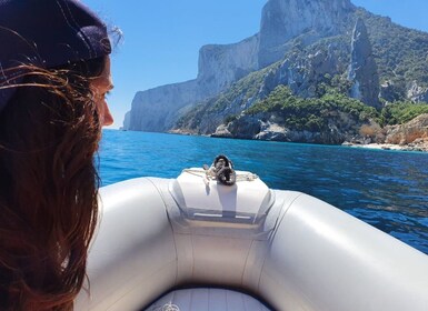 Depuis Cala Gonone : Excursion en dériveur dans le golfe d'Orosei