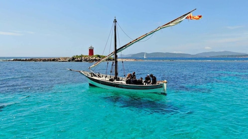 Alghero: Zeiltocht van een halve dag per vintage boot met proeverij