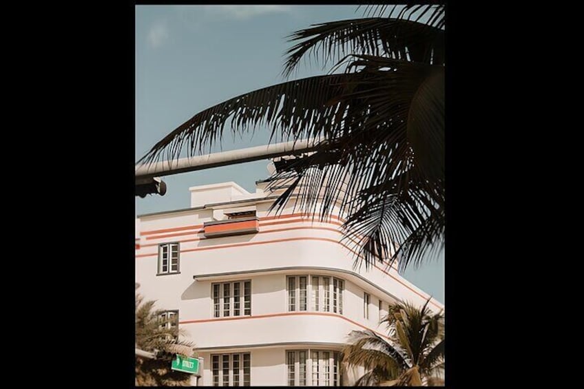 Art Deco Tour: Step Back in Time to the Roaring Twenties