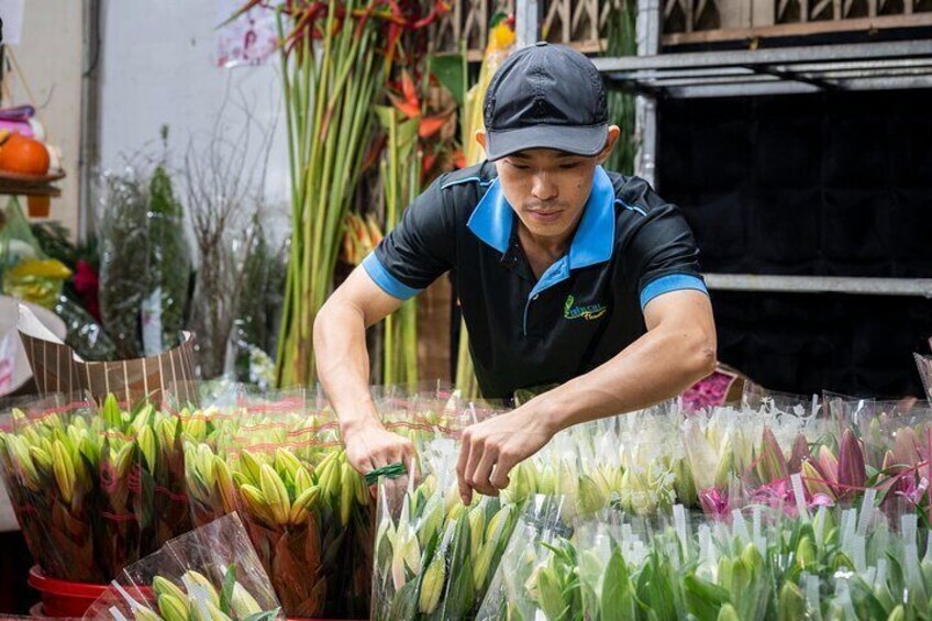 Saigon Evening Street Food Tour with a Real Foodie