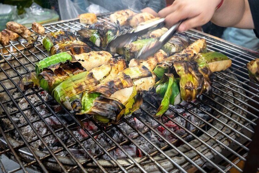 Saigon Evening Street Food Tour with a Real Foodie