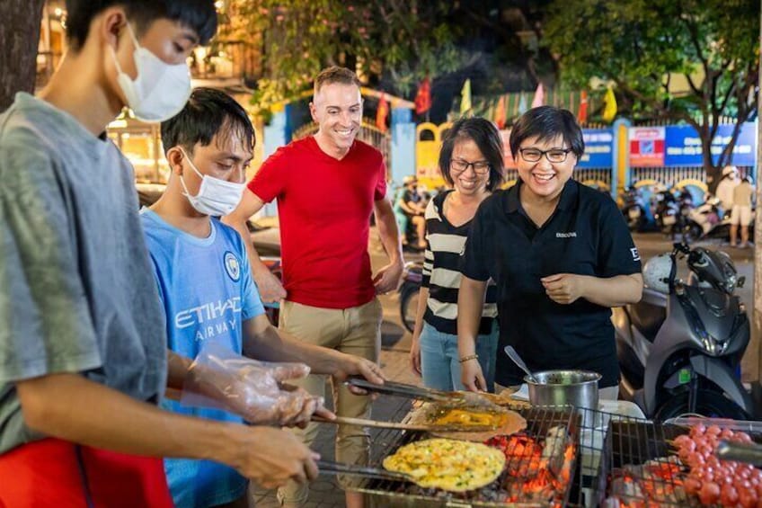 Saigon Evening Street Food Tour with a Real Foodie