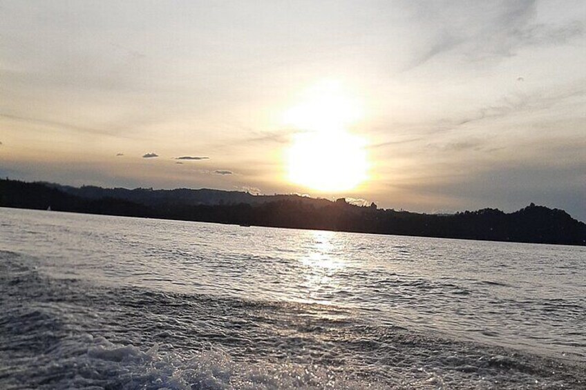 Beautiful sunset from the Guatapé dam.