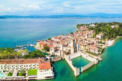 Lago di Garda and Sirmione Private Tour from Verona