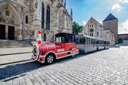 Regensburg: City Tour with the Bimmelbahn Train