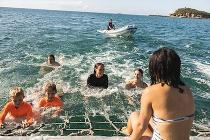 Great Keppel Island Adventure Tour - Snorkel and Boomnet