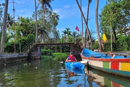 Kerala Backwater Village Kayaking Tour: Alleppey