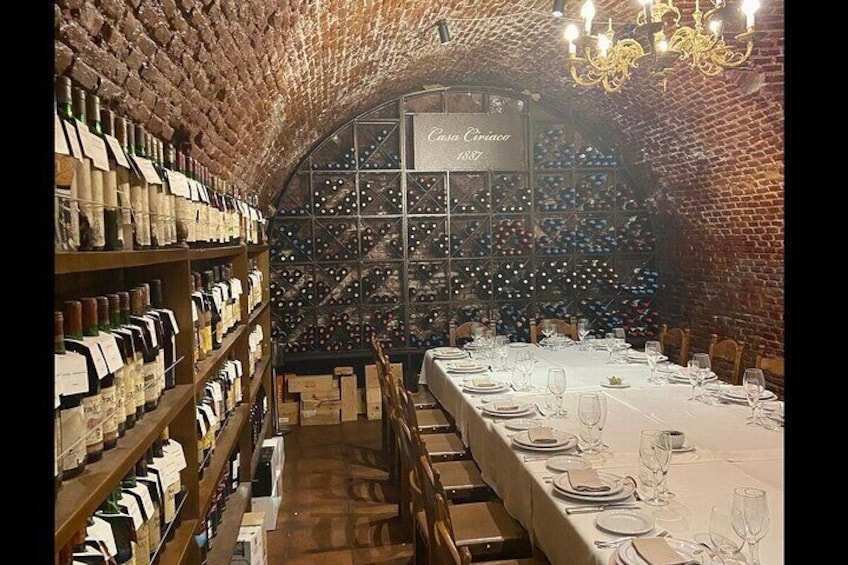 Experience Private Tapas and Wine Tour in Madrid