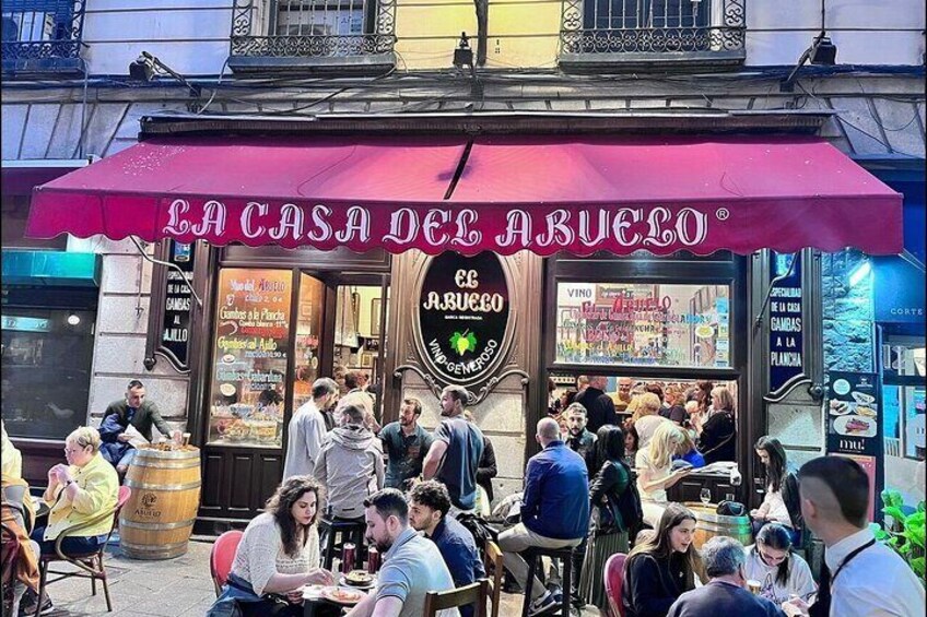 Experience Private Tapas and Wine Tour in Madrid