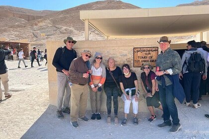 Tour met gids naar Luxor Vanuit Caïro met het vliegtuig naar de Tut Tomb
