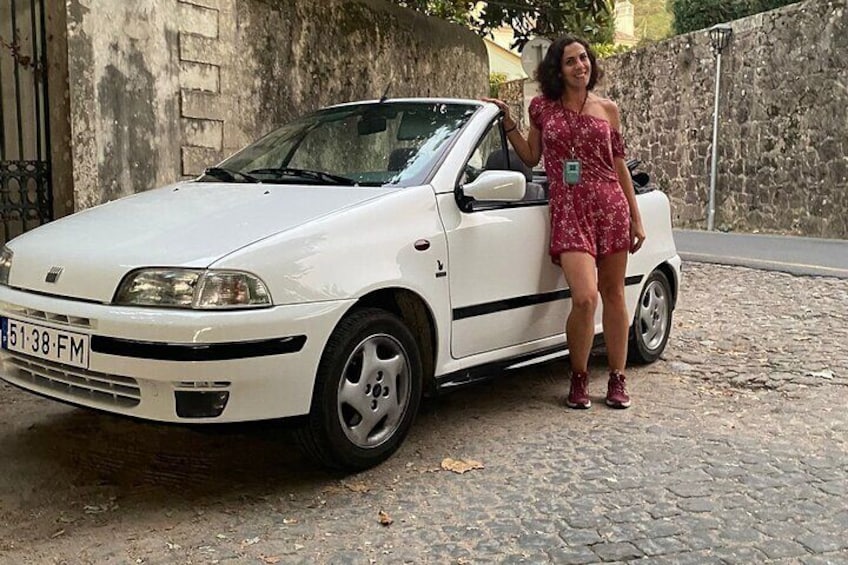 In the Fiat Punto Clássico I will take you around the main attractions of Sintra!
