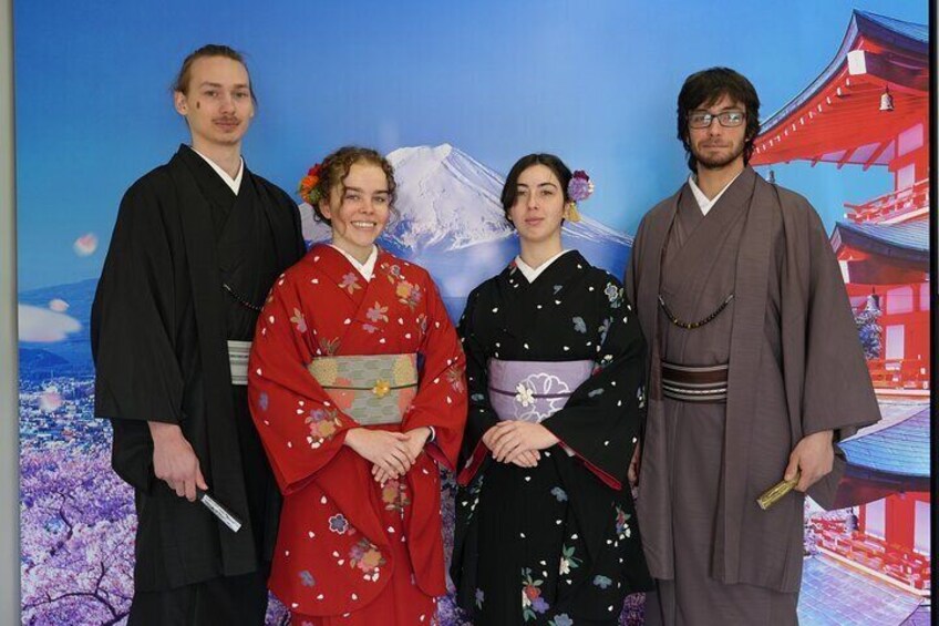 Kimono experience at Fujisan Culture Gallery -spare time plan