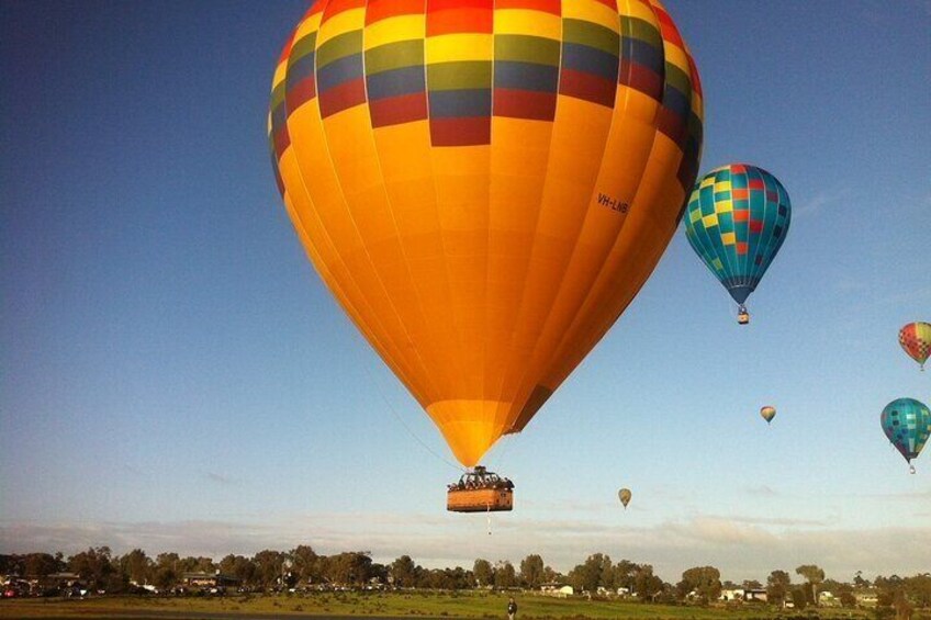 Perth Hot Air Balloon Flight over the Avon Valley - Weekdays 