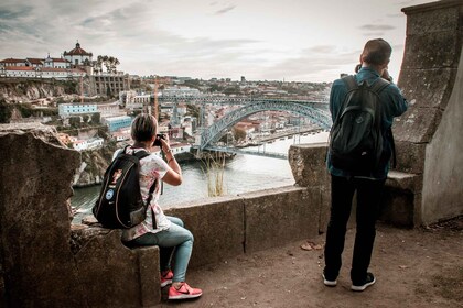 Porto: 1/2 Day Walking Photo Tour with Pro Portraits