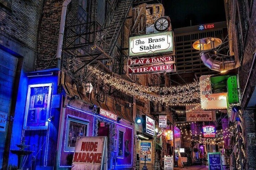 Booze, Bandits & Banshees: Music City's Ghostly Haunted Pub Crawl