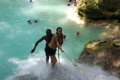 Tour privado al Blue Hole desde Montego Bay