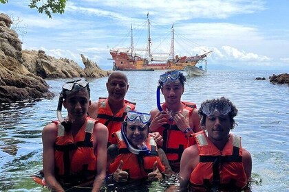 Snorkelling adventure at Majahuitas beach