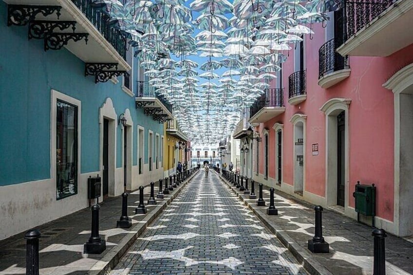 Calle de La Fortaleza • Old San Juan