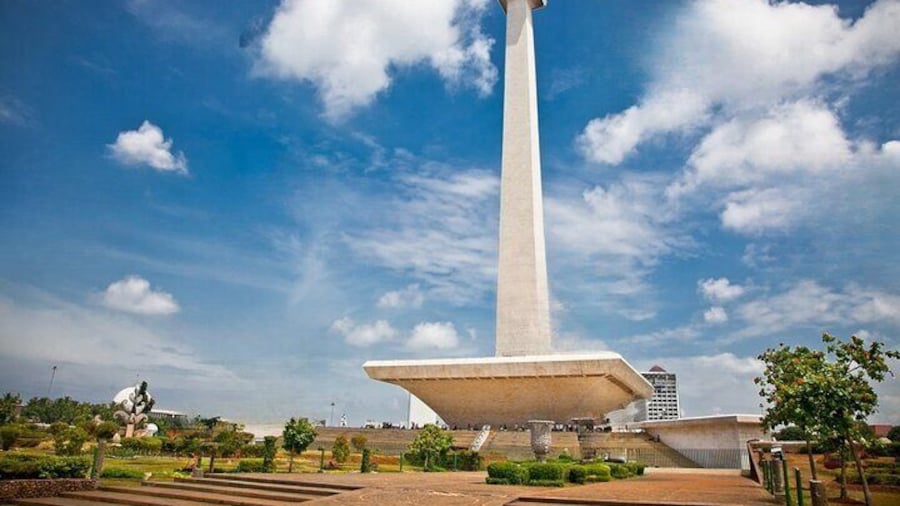 Discover Jakarta Highlights Tour - National Monument - Travalcore Tour