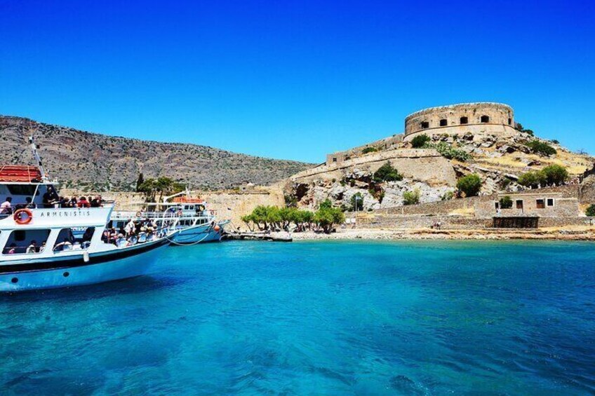 Elounda: Spinalonga Prof. Guided Boat Tour w/ BBQ + Swimming