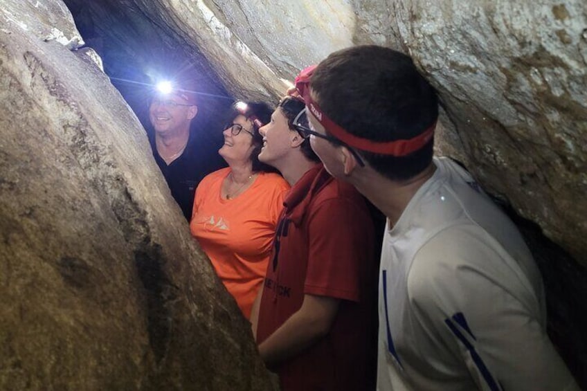 Private Nottawasaga Bluffs Caves Hiking Tour,Collingwood/Creemore