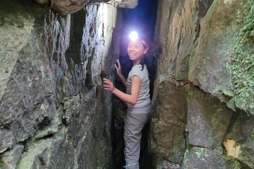 Private Nottawasaga Bluffs Caves Hiking Tour,Collingwood/Creemore