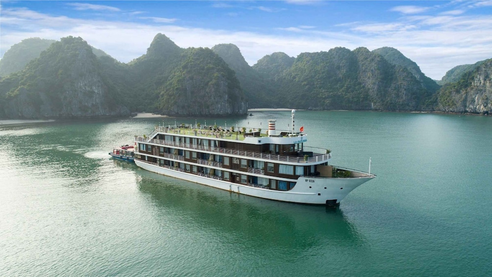 Picture 46 for Activity Hanoi: 2-Day Halong & Lan Ha Bay 5-Star Cruise with Balcony