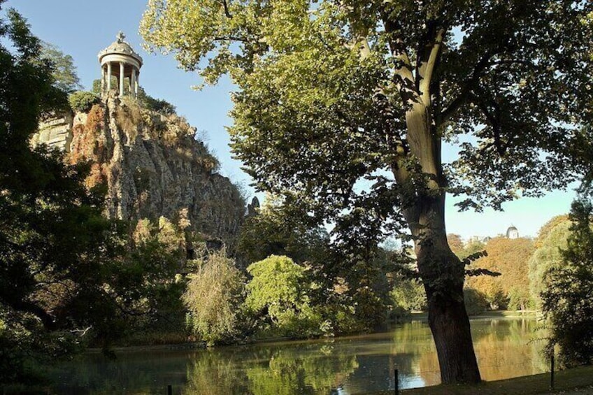 Guided tour of Buttes Chaumont and its surroundings