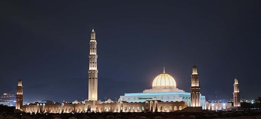 Muscat: Guided Landmarks Tour
