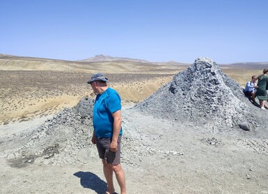 Gobustan rotskunst, moddervulkanen en Ateshgah tour